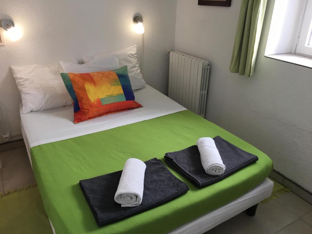 Hotel Axat Bagian luar foto